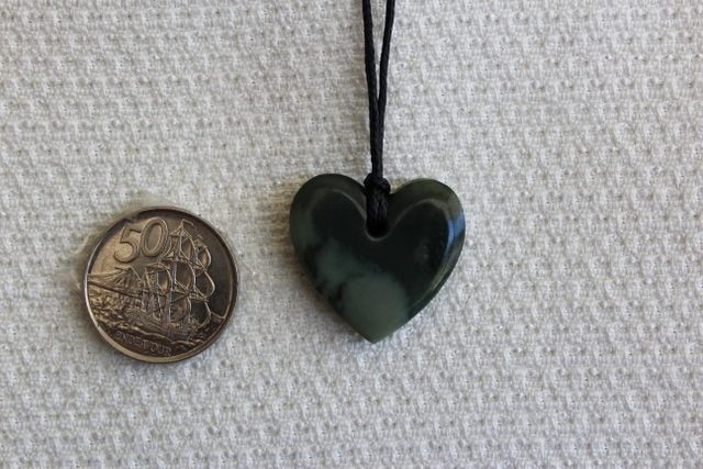 BEAUTIFUL SMALL LOVE HEART INANGA FLOWER POUNAMU / JADE Carousel 3