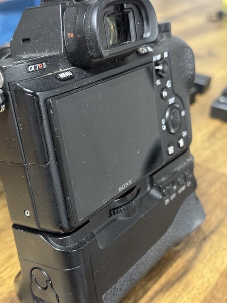 Sony Alpha 7 R II (A7RII) Mirrorless Camera with 6x lenses + Extras!64173316586626114