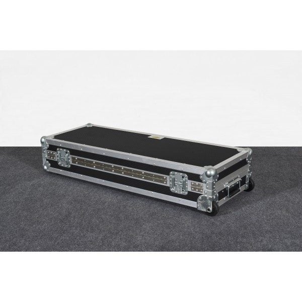 SALE NORMALLY $685 NOW ONLY $250 ShowCase - 4 x Chauvet Colorband PIX case Carousel 2