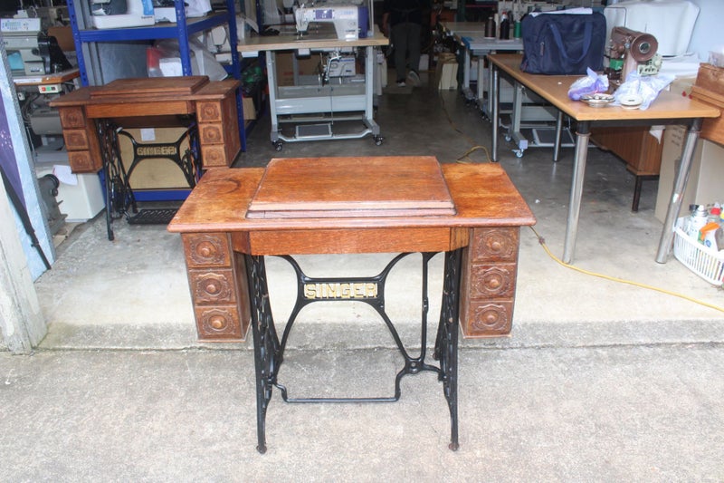 SINGER CAST IRON SEWING MACHINE STAND AND TABLE TOP Carousel 1
