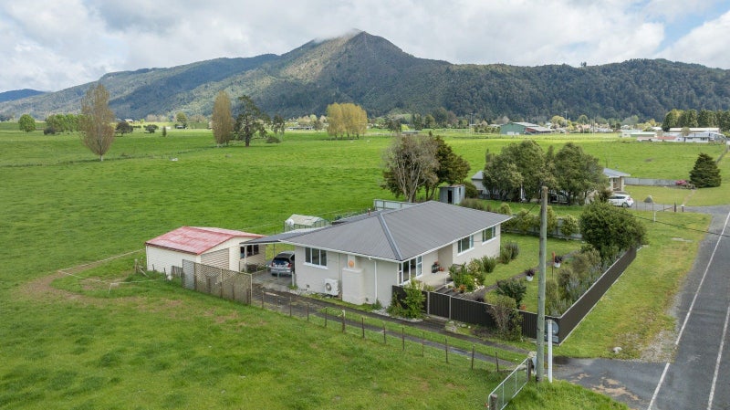 Renovated, Refreshed & Ready to Go!64141760462851112