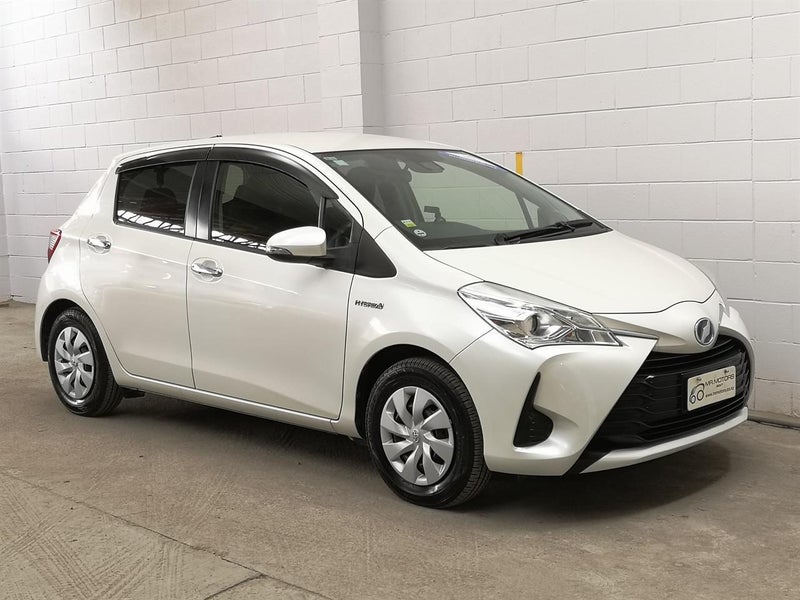2018 Toyota Vitz Hybrid Yaris, Low km / Aqua pl...64276185332482110