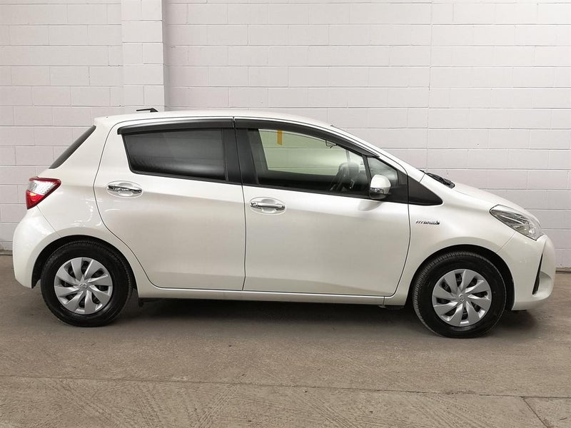 2018 Toyota Vitz Hybrid Yaris, Low km / Aqua pl...64276185332482112