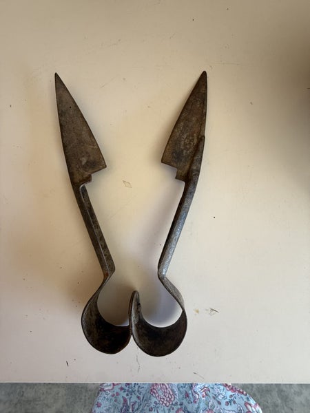 Vintage Hand Shears Carousel 1