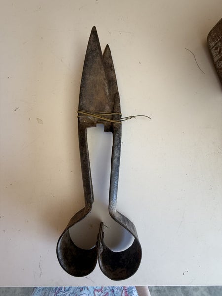 Vintage Hand Shears Carousel 7