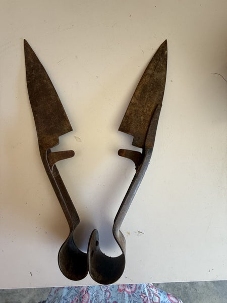 Vintage Hand Shears Carousel 1