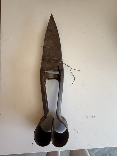 Vintage Hand Shears Carousel 7