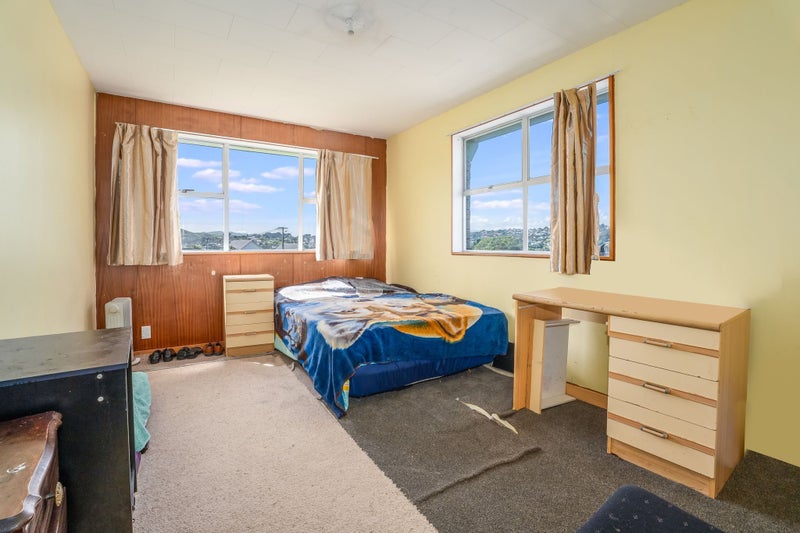Image 3 of 24