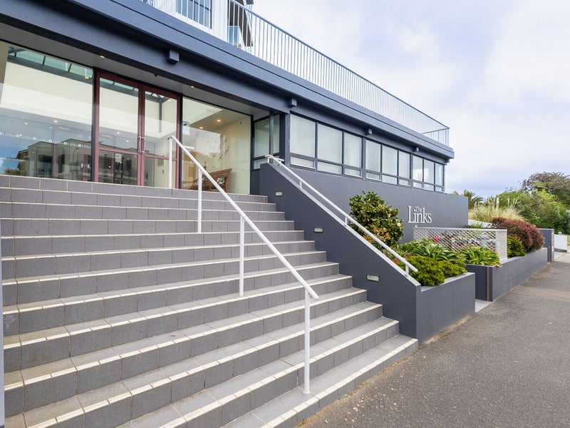 Image 2 of 25