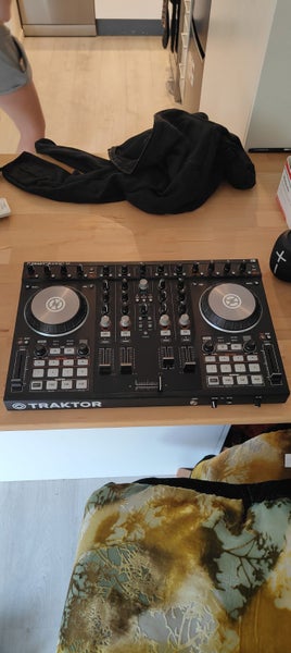 Traktor Kontrol 4 DJ Controller64141726369667110