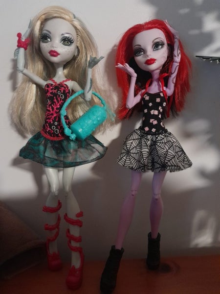 Monster high dolls x2 Carousel 1