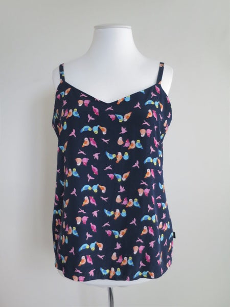 KILT (NZ) *Designer Chirp Chirp Bird Fun Printed Cami Top* 12 Carousel 1