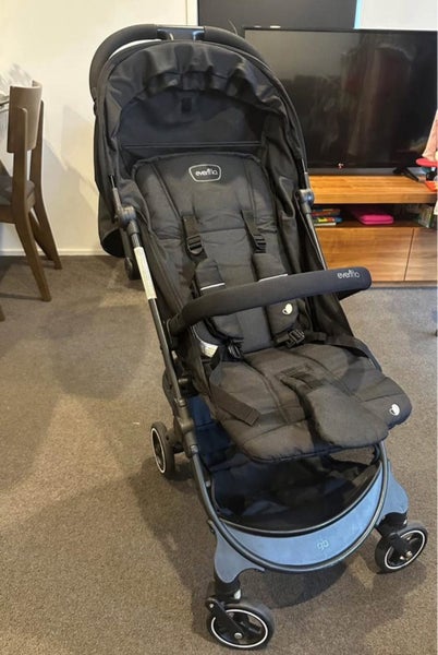 Evenflo Pilot travel stroller Carousel 1