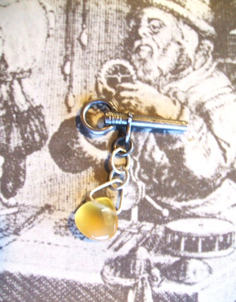 JEWELLERS ESTATE MUSEUM INTERESTING POCKET WATCH KEY DUG FROM LONDON THAMES MUD Carousel 2