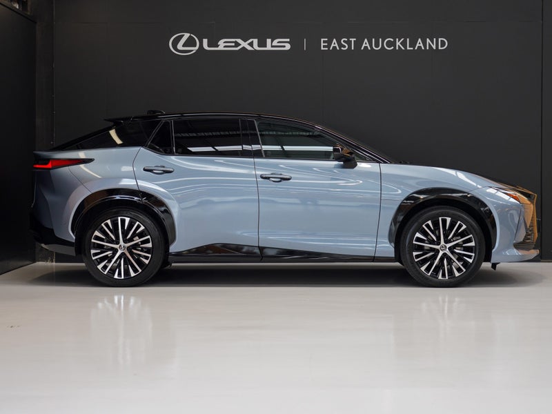 2023 Lexus RZ 450E Dynamic BEV AWD SUV64141745137666112