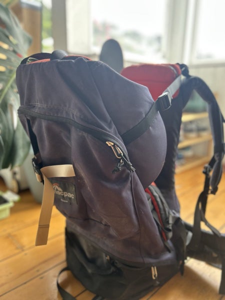 Macpac ‘Possum’ baby/toddler carrier pack Carousel 1