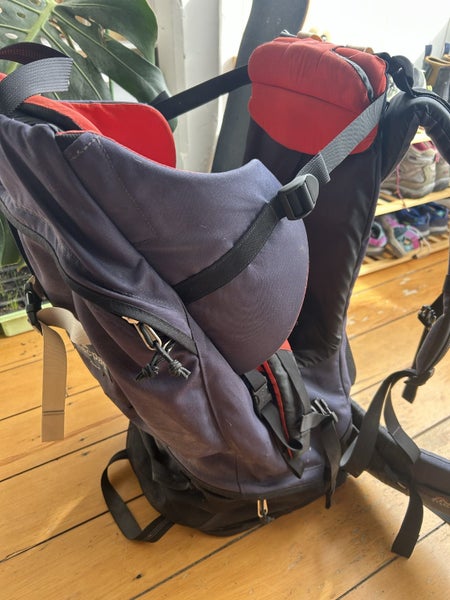 Macpac ‘Possum’ baby/toddler carrier pack Carousel 2