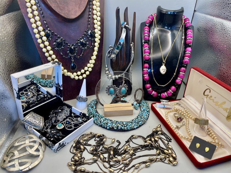 Bulk lot- Costume Jewellery Carousel 1