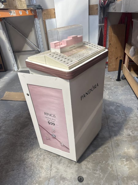 Pandora Display Cabinent with cupboard Carousel 3