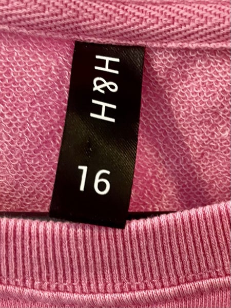 H & H | 16 Carousel 2