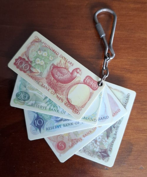 Vintage NZD money keyring Carousel 2