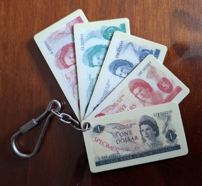 Vintage NZD money keyring Carousel 1