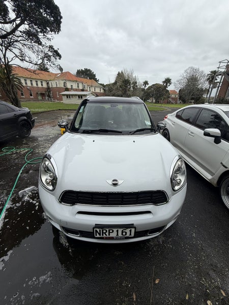 2011 MINI One Crossover64141746145283110