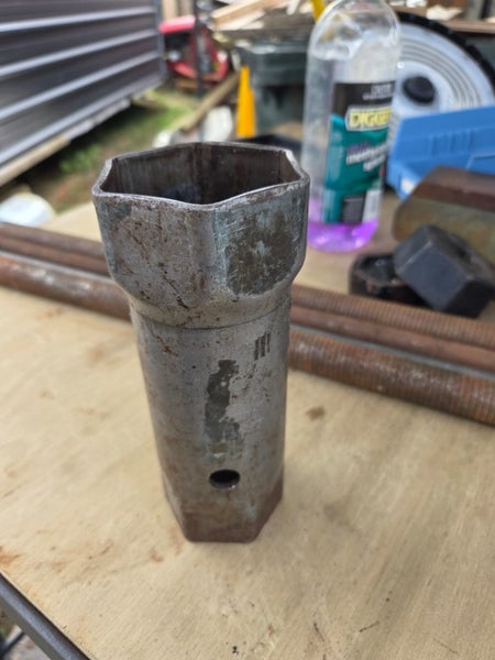 Hot water cylinder element socket Carousel 1
