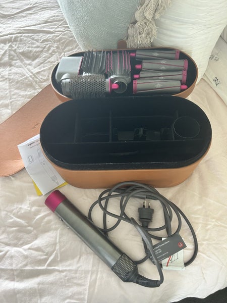 Dyson Airwrap Complete Carousel 1