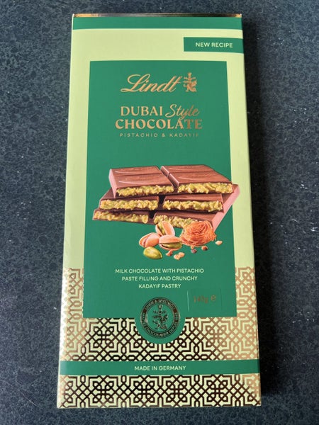 6x Lindt Dubai Chocolate Bar Carousel 1