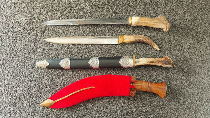 4x Large Antique/Ceremonial Hunting Knives Carousel 2