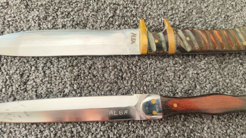 4x Medium Antique/Ceremonial Hunting Knives Carousel 2