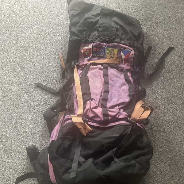 HIKING ,TRAVEL LARGE BACK PACK Carousel 1