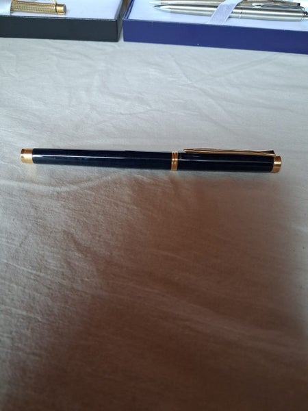 4 Vintage & Classic Writing Instruments – Pelikan, Sheaffer, Waterman & Cross Carousel 2