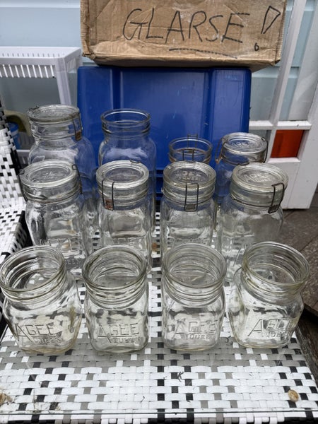 Vintage Agee Jars Carousel 1