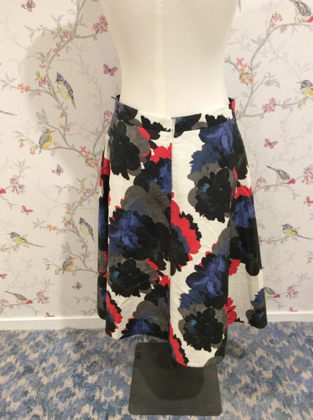 K....UK brand Warehouse brand sz 16 heavy skirt Carousel 2