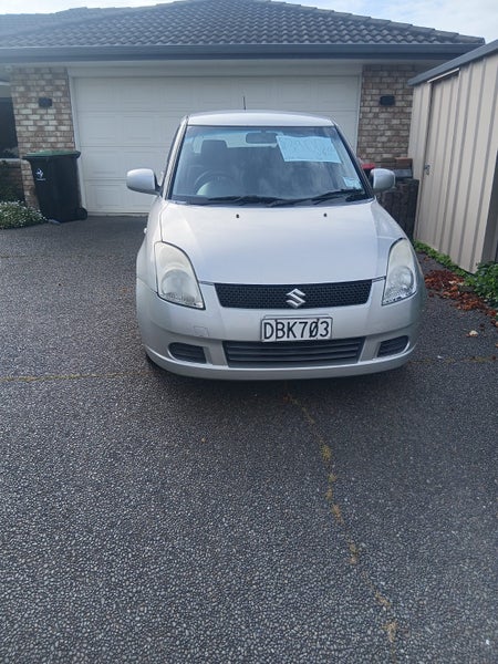 2005 Suzuki Swift Glxha64141746916482112