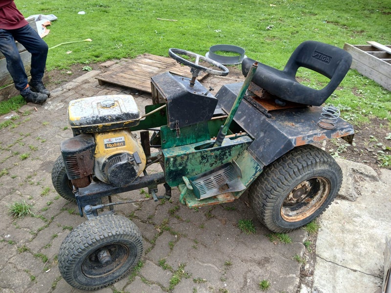 Pony Mini Tractor Carousel 1