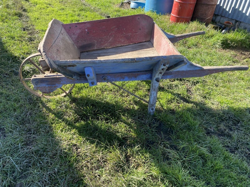 Antique wheelbarrow in original condition Carousel 1