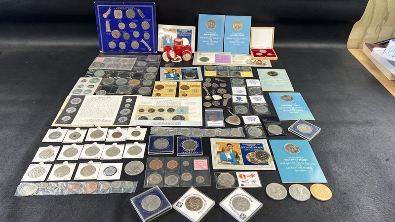 Large World & NZ Coin Collection – Mixed Lot - W693 Carousel 1