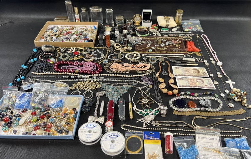 Large Mixed Estate Jewellery & Collectables Lot – Vintage & Modern - W694 Carousel 1
