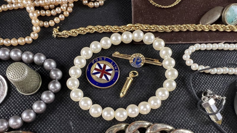 Large Mixed Estate Jewellery & Collectables Lot – Vintage & Modern - W694 Carousel 20