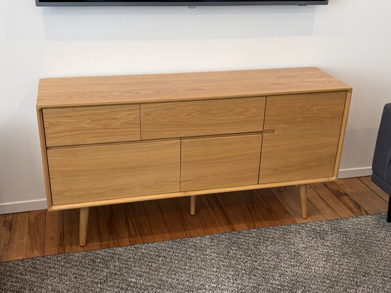 Solid Oak Buffet — 1.5 m — Very Good Condition64142076139011110