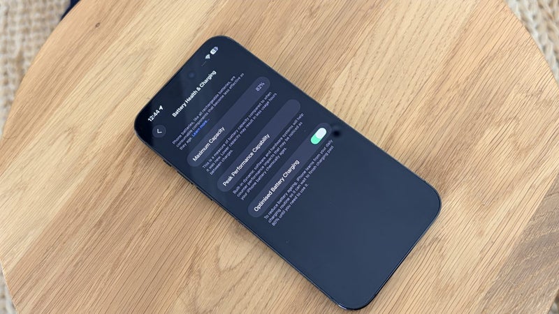 iPhone 14 Pro Max 1TB, Space Black, 82% battery; Apple extras64142076821633111