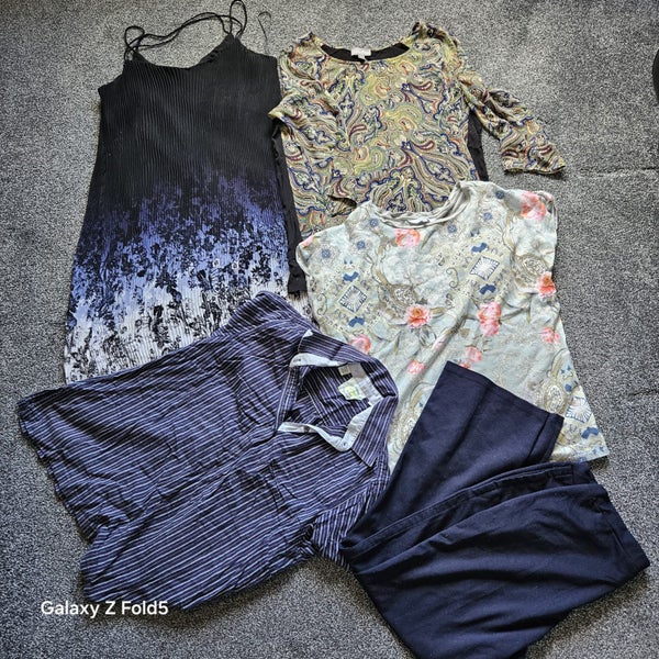 size 14 5 items see below + 1 unphotoed mystery item from my unlisted stock Carousel 1