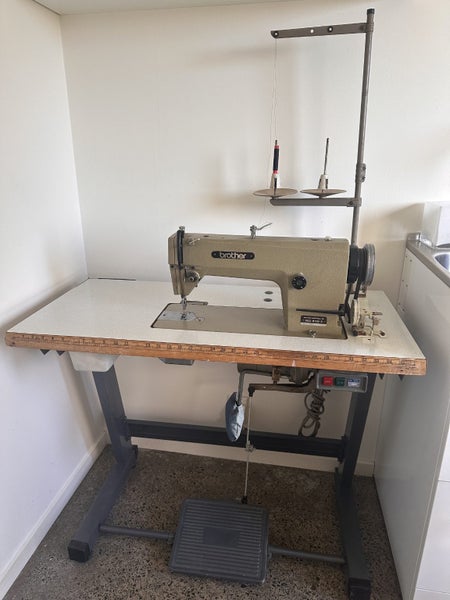 Brother industrial sewing machine Carousel 1
