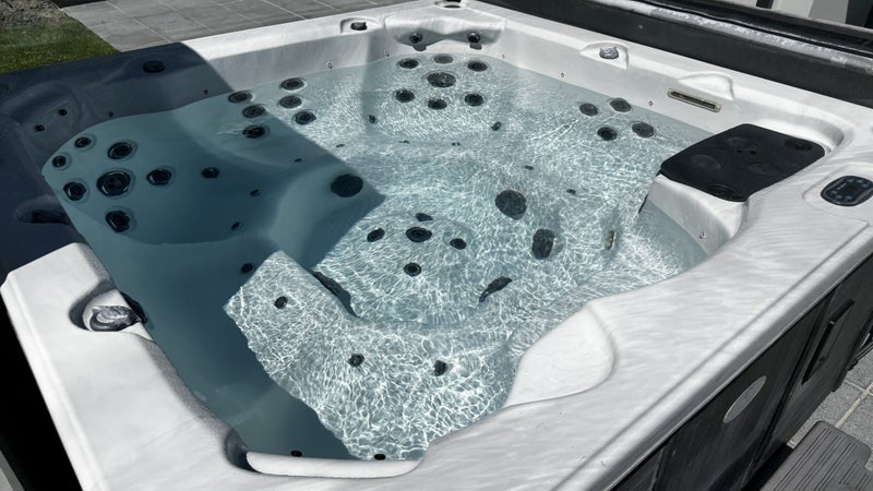 Immaculate Spa pool64185962099330110