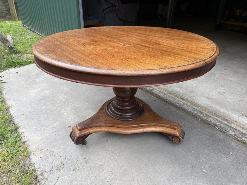 Antique Victorian Round Pedestal Dining Table Carousel 1