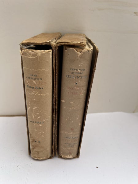 Boxed Hans Christian Andersen Fairy Tales (World Edition), Two Volumes Carousel 2