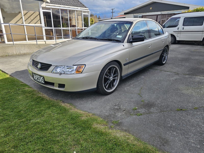 2004 Holden Commodore Executive V664261577626881111